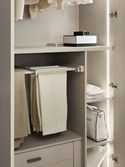 Armadio 6 ante battenti con libreria e maniglia a tutta altezza disponibile in vari colori linea Domino