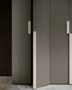 Armadio 6 ante battenti in Grigio Cenere con maniglie sfalsate disponibile in vari colori