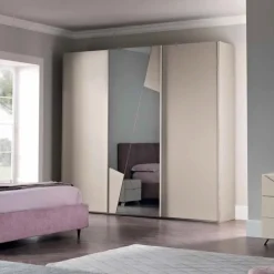 Armadio 3 ante scorrevoli con inserti a specchio Kumo disponibile in vari colori