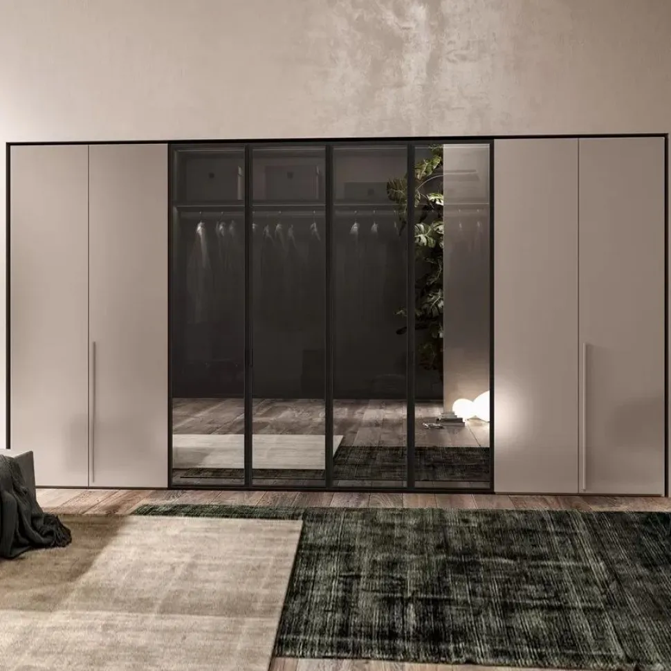 Armadio battente componibile con 4 ante in vetro e telaio in alluminio disponibile in 2 misure e vari colori