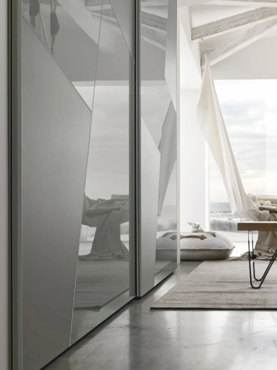 Armadio componibile ante scorrevoli con inserti in vetro Kristal disponibile in varie misure e colori