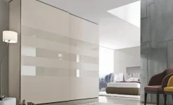 Armadio componibile ante scorrevoli con inserti in vetro Kaleb disponibile in varie misure e colori