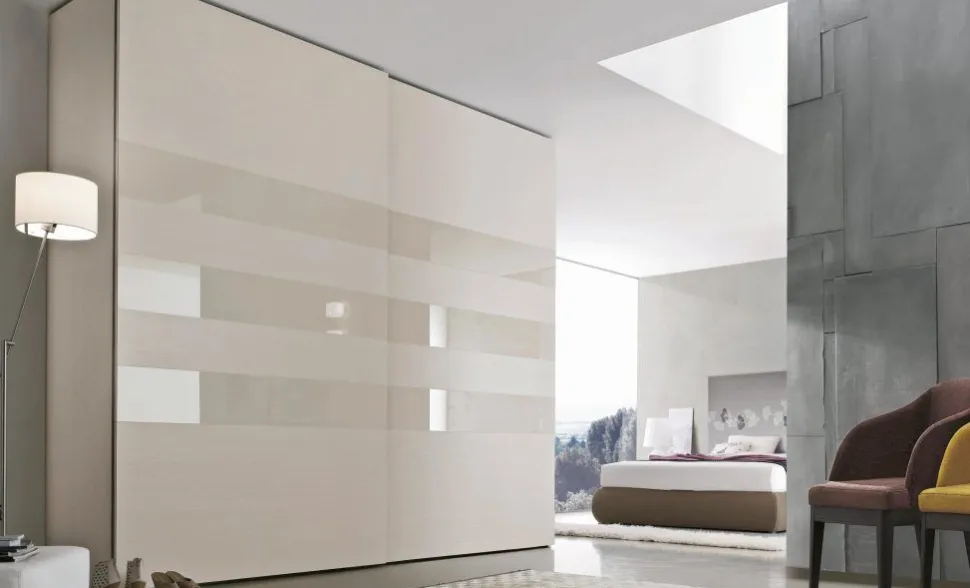 Armadio componibile ante scorrevoli con inserti in vetro Kaleb disponibile in varie misure e colori