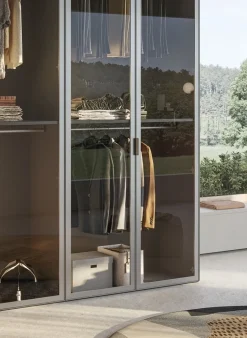 Armadio con 6 ante battenti in vetro e telaio in alluminio disponibile in 4 misure