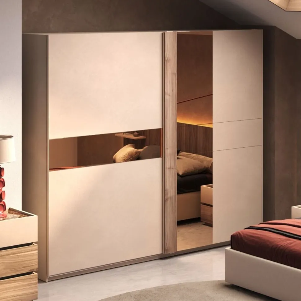 Armadio moderno 2 ante scorrevoli finitura Cashmere e Noce con inserti a specchio Bronzo