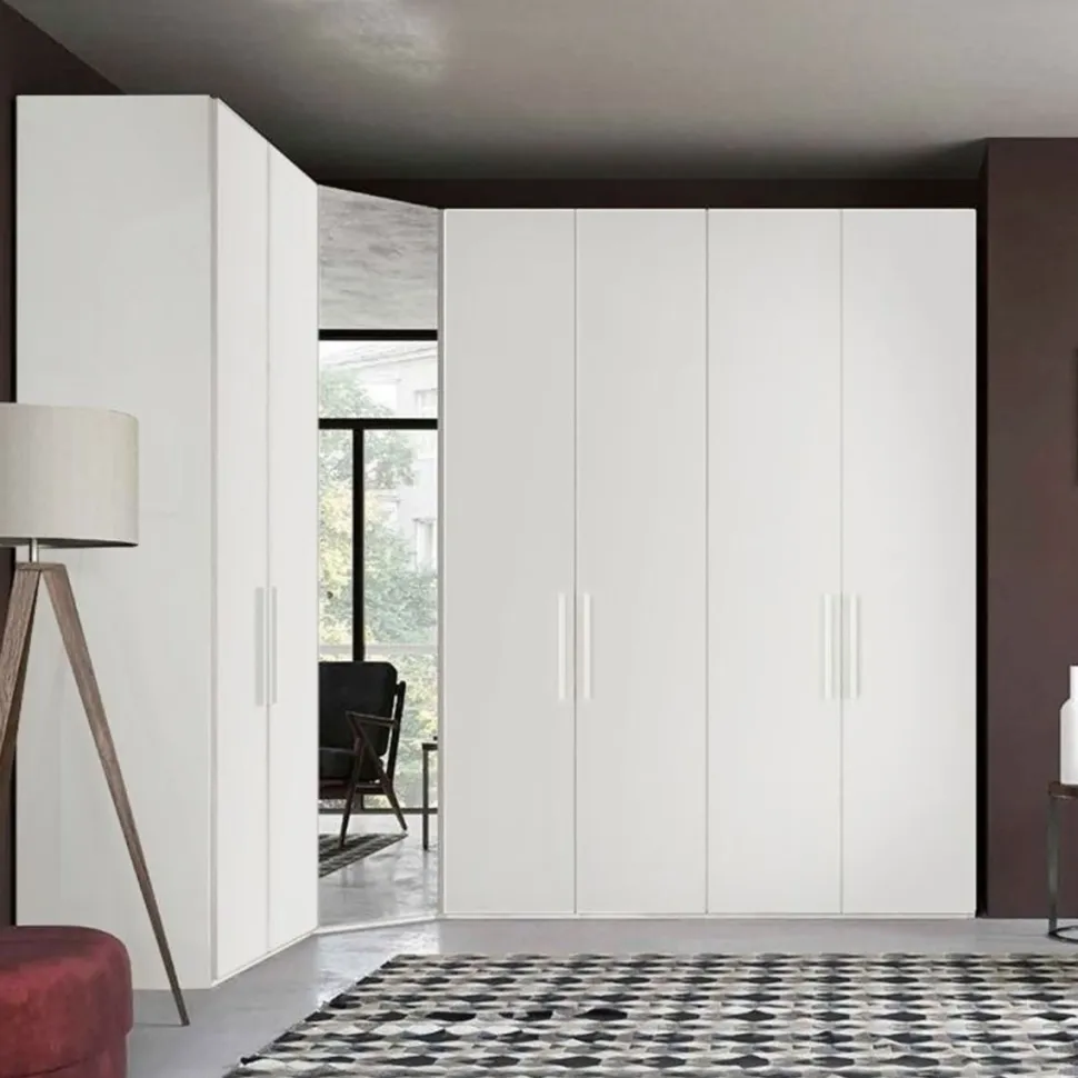 Armadio moderno con angolo a specchio finitura Bianco Opaco con 7 ante battenti disponibile in 2 misure e vari colori