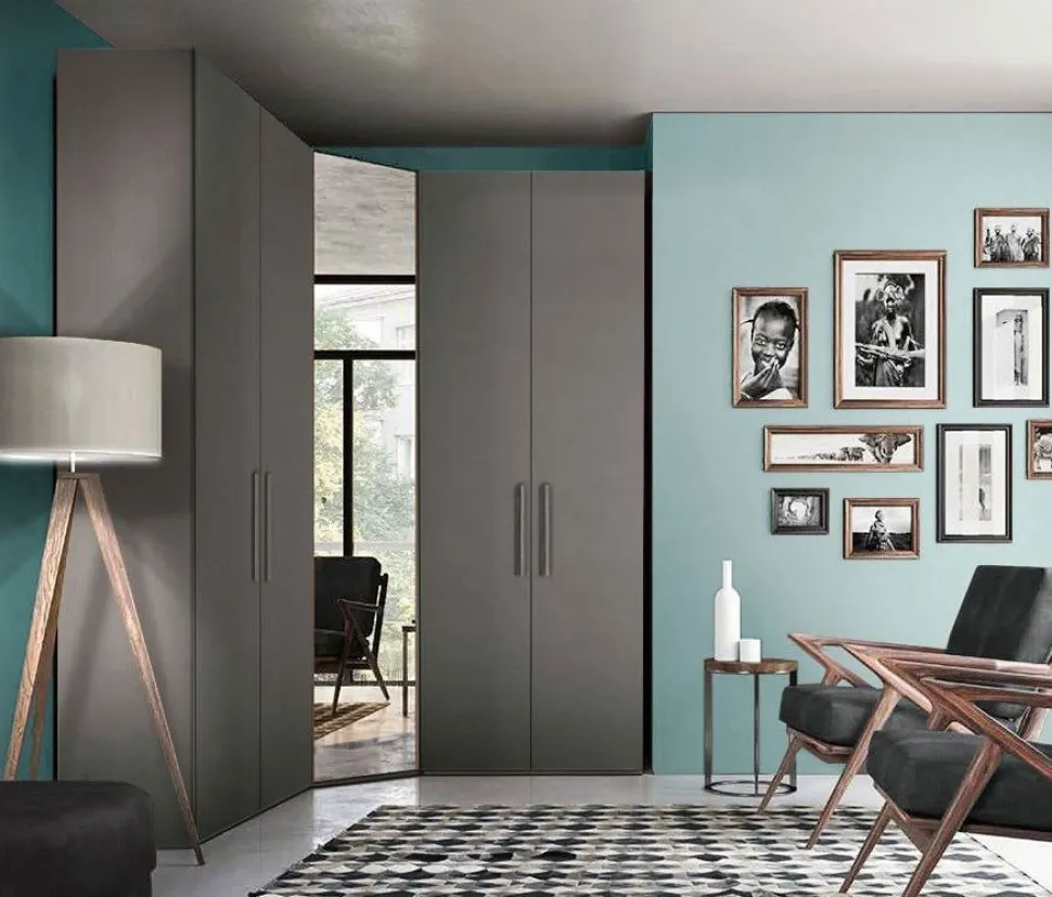 Armadio moderno con angolo a specchio con 5 ante battenti finitura Grigio cenere disponibile in 2 misure e vari colori