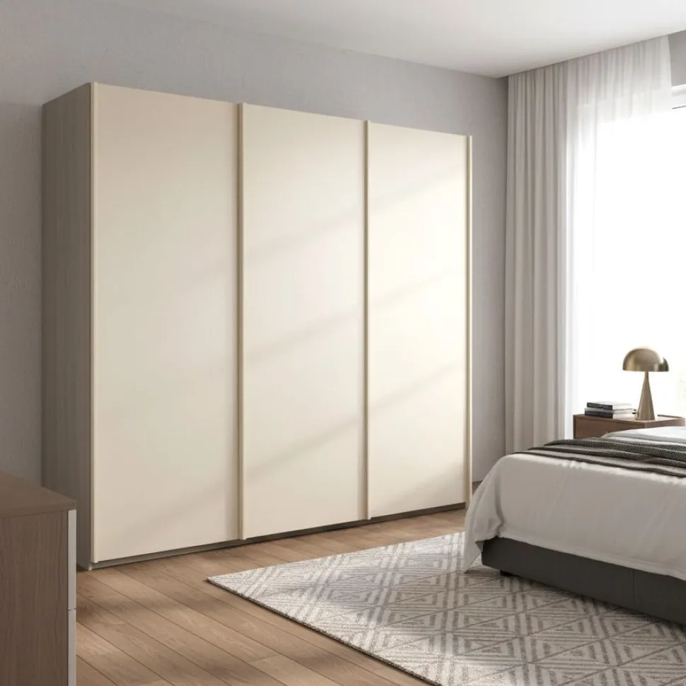 Armadio scorrevole moderno finitura Orzo con 3 ante e maniglia in alluminio Amanda disponibile in 2 misure e vari colori