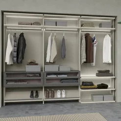 Cabina Armadio lineare componibile con schienale Robert disponibile in 3 altezze e 26 colori