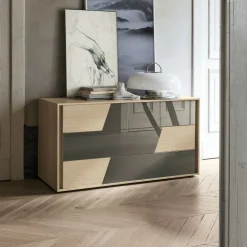 Cassettiera a 3 cassetti con inserti a specchio o in vetro lucido Slash disponibile in vari colori