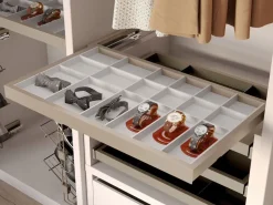 Cassetto organizzatore regolabile con guide soft-close per armadio disponibile in 2 colori e 3 misure