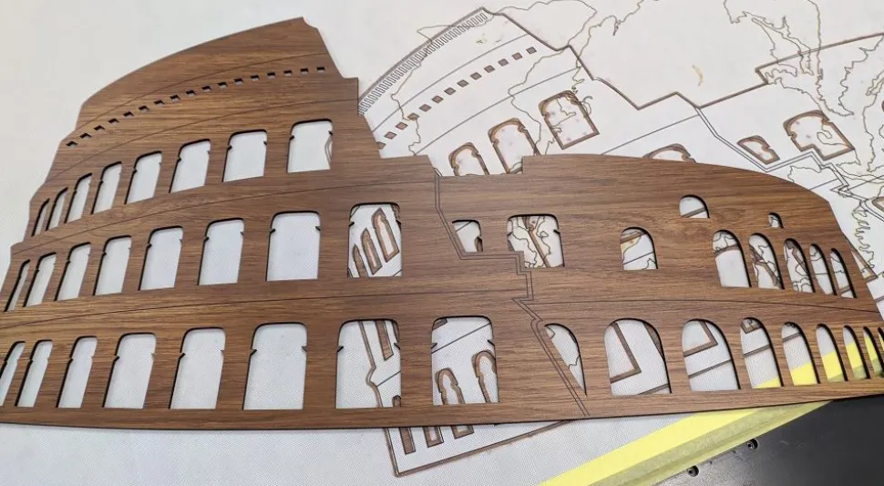 Colosseo Roma - quadro in legno mdf scuro larghezza 1,1 metri