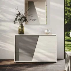Comò moderno 3 cassetti con maniglia diagonale in MDF integrata nel frontale