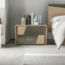 Comodino a 2 cassetti con inserti a specchio o in vetro lucido Slash disponibile in vari colori