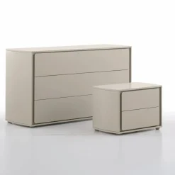 Comodino a 2 cassetti con presa maniglia laterale Melia disponibile in vari colori