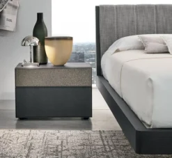 Comodino a 2 cassetti con profilo maniglia Baxter disponibile in vari colori