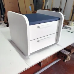 Comodino a 2 cassetti con ruote linea Airone disponibile in 3 misure