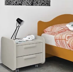 Comodino a 2 cassetti con ruote linea Airone disponibile in 3 misure