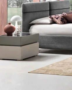 Comodino 2 cassetti Fergus linea Domino disponibile in vari colori e 2 misure