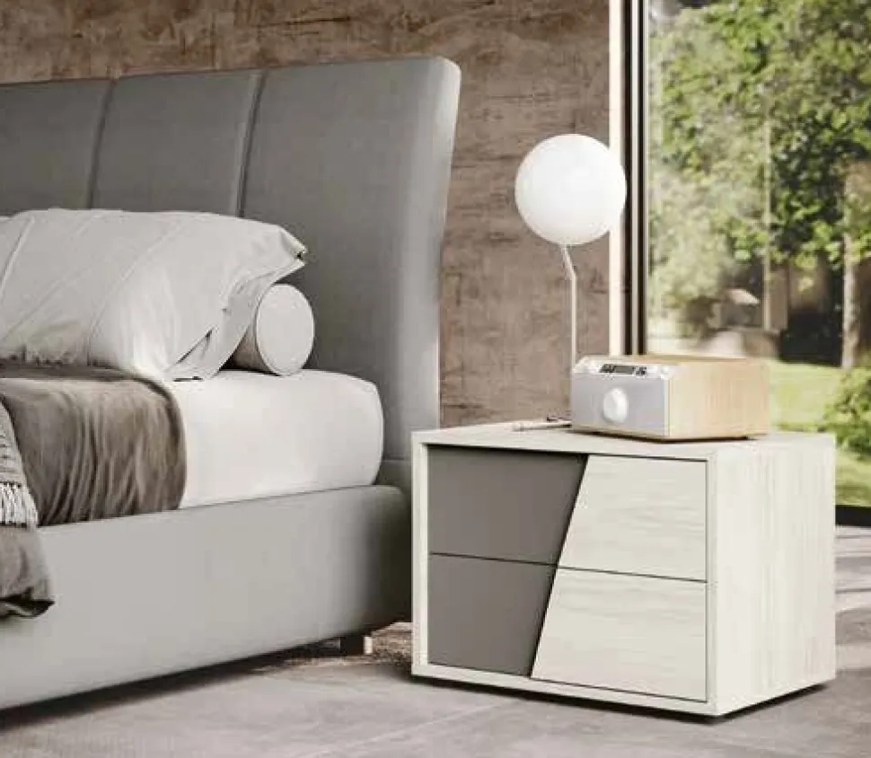 Comodino moderno 2 cassetti Bianco Frassino e Grigio con maniglia diagonale in MDF integrata nel frontale