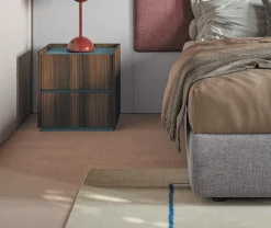 Comodino retrofinito Logan con 2 cassetti Linea Lotto disponibile in 20 colori