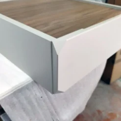 Comodino sospeso moderno 1 cassetto disponibile in vari colori e 2 misure Fergus linea Domino
