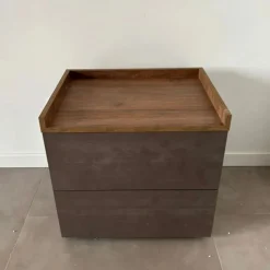Coppia di comodini a 2 cassetti Alex linea Chèrie in finitura Bronzo e Rovere Mercure
