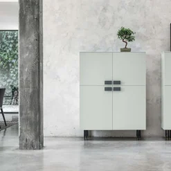 Credenza 4 ante con piedini in metallo Basilea linea Nais disponibile in vari colori