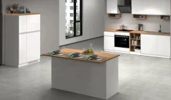 Cucina completa con isola moderna con maniglie a incasso in allumino Selene in finitura Bianco Lucido e Rovere