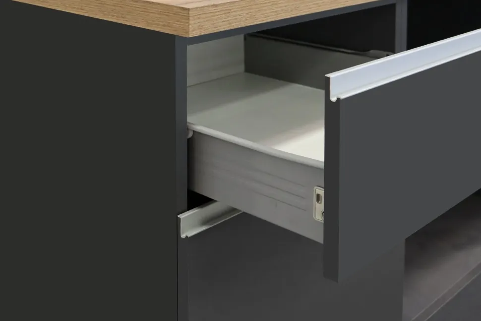 Cucina lineare moderna con maniglie a incasso in allumino Sendy in finitura Antracite Opaco e Rovere