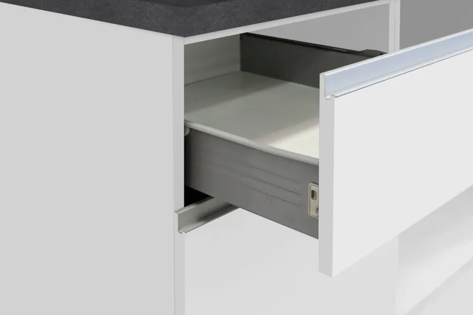 Cucina lineare moderna con maniglie a incasso in allumino Sendy in finitura Bianco Lucido e Ardesia