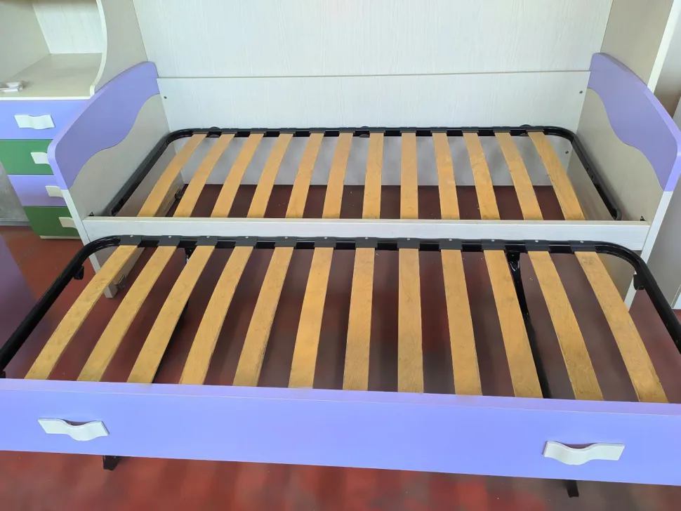Divano letto ad estrazione Bato finitura Malva e Bianco Frassino