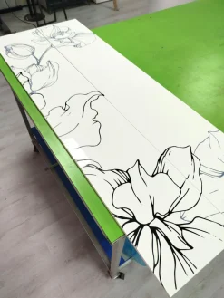 Guardaroba con libreria linea Basic in finitura Bianco Lucido con grafica floreale