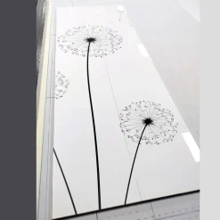 Guardaroba due ante linea Basic in finitura Bianco Lucido con grafica soffioni