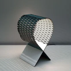 Lampada da Tavolo in Legno Traforato Lynx - Design Leonardo Criolani (Colore su Richiesta)