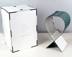 Lampada da Tavolo in Legno Traforato Lynx - Design Leonardo Criolani (Colore su Richiesta)