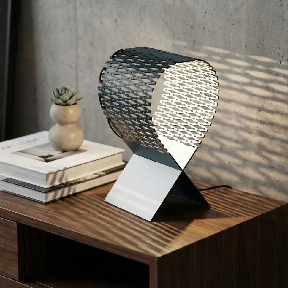 Lampada da Tavolo in Legno Traforato Lynx - Design Leonardo Criolani (Colore su Richiesta)