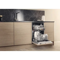 Lavastoviglie Hotpoint HISIC3M19C a scomparsa Totale 10 coperti