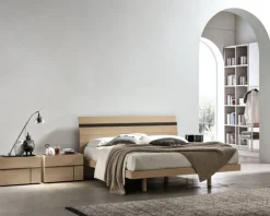 Letto con inserto colorato sulla testiera matrimoniale Jolly disponibile in 2 misure e vari colori