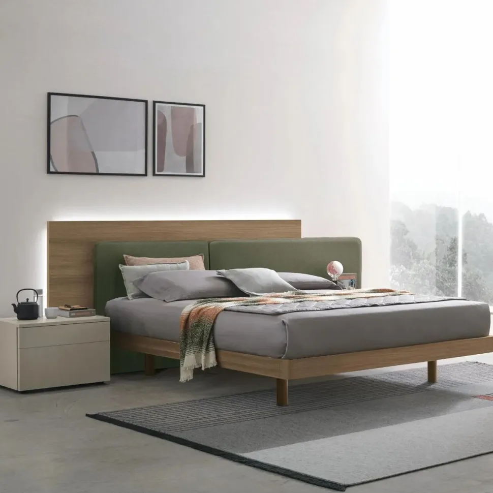 Letto con testiera imbottita matrimoniale Iago disponibile in 2 misure e vari colori