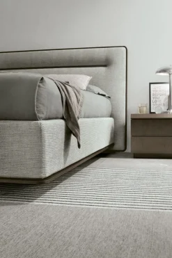 Letto imbottito in tessuto matrimoniale Task disponibile in vari colori