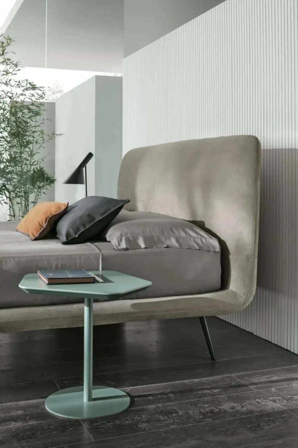 Letto in tessuto imbottito matrimoniale Moon disponibile in 2 misure e vari colori