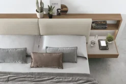 Letto matrimoniale con comodini integrati Yumi disponibile in 2 misure e vari colori
