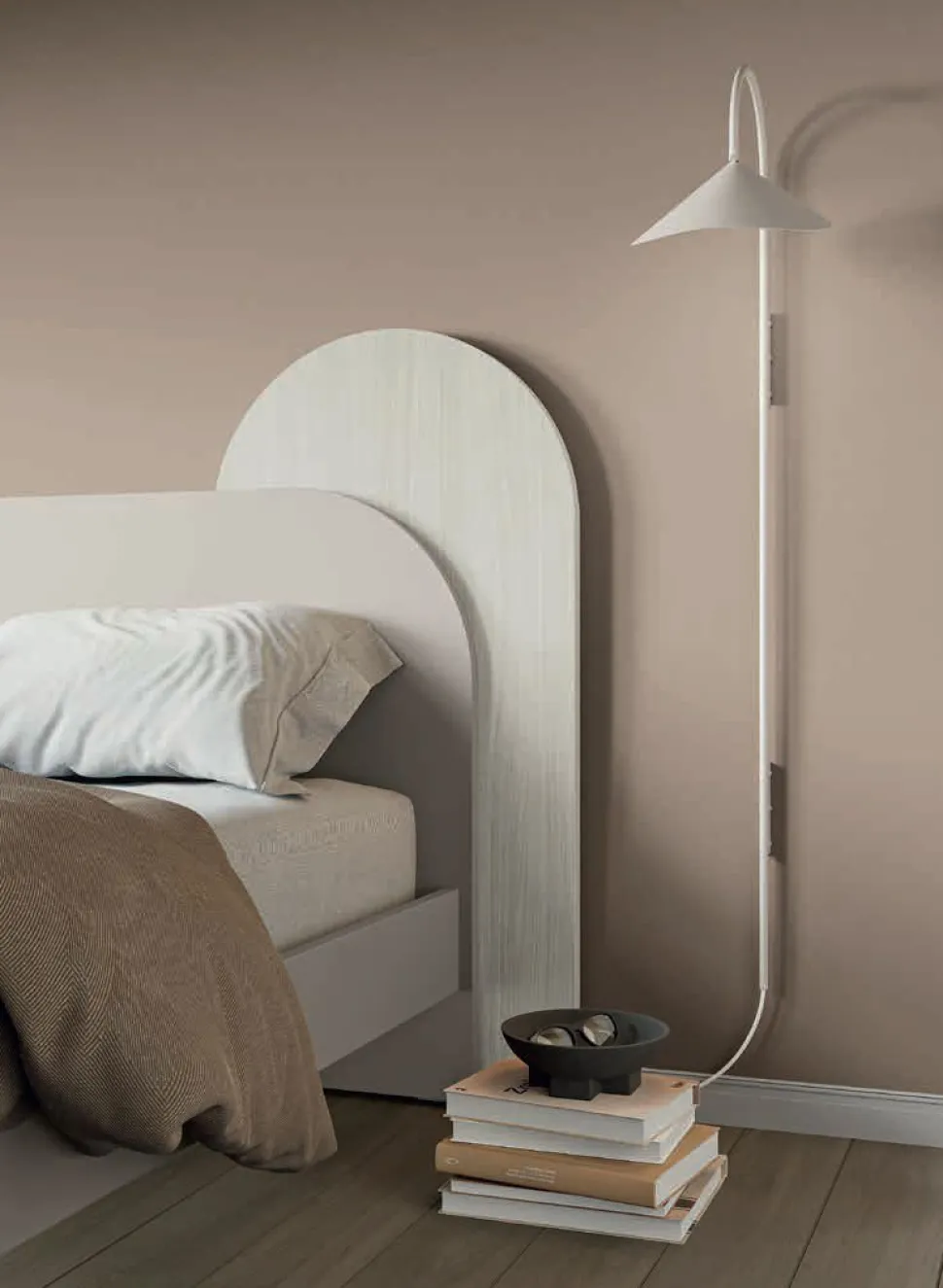 Letto matrimoniale con testiera bicolore disponibile in 13 colorazioni