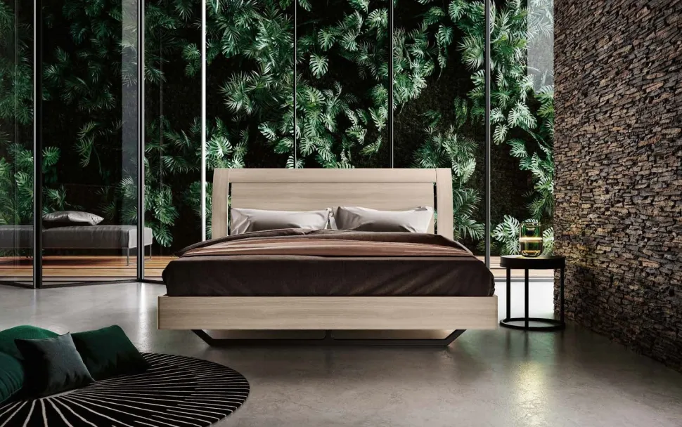 Letto matrimoniale moderno in Olmo con piede in metallo disponibile in vari colori