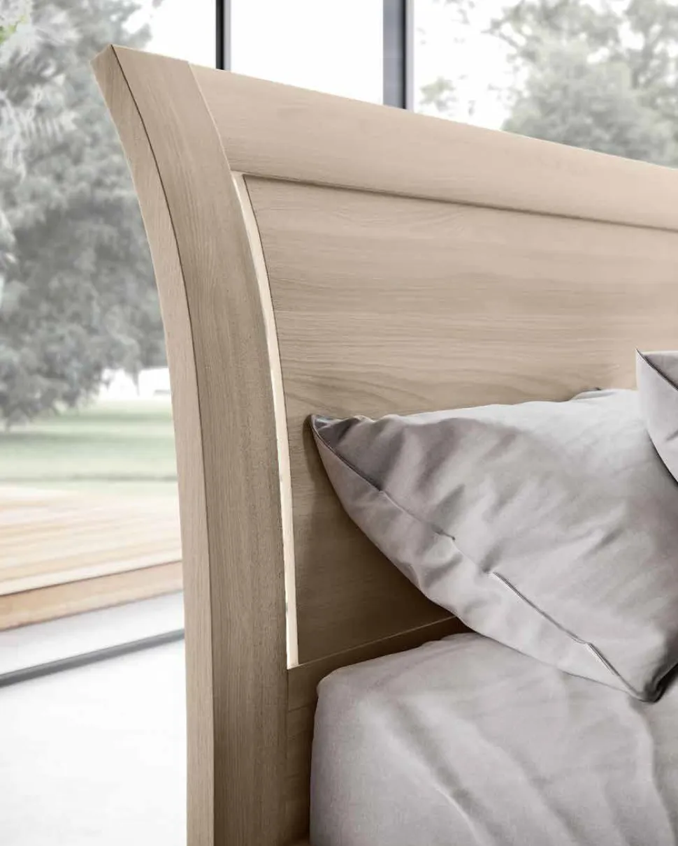 Letto matrimoniale moderno in Olmo con piede in metallo disponibile in vari colori