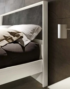 Letto matrimoniale moderno in legno Bianco frassino con testiera minimal disponibile in vari colori