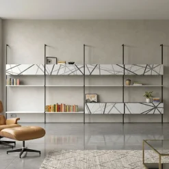 Libreria con palo in alluminio BIG con mensole e pensili personalizzabili e grafica