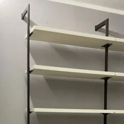 Libreria da Parete con Palo in Alluminio fissaggio a soffitto, Mensole e Pensili (Colori Personalizzabili)