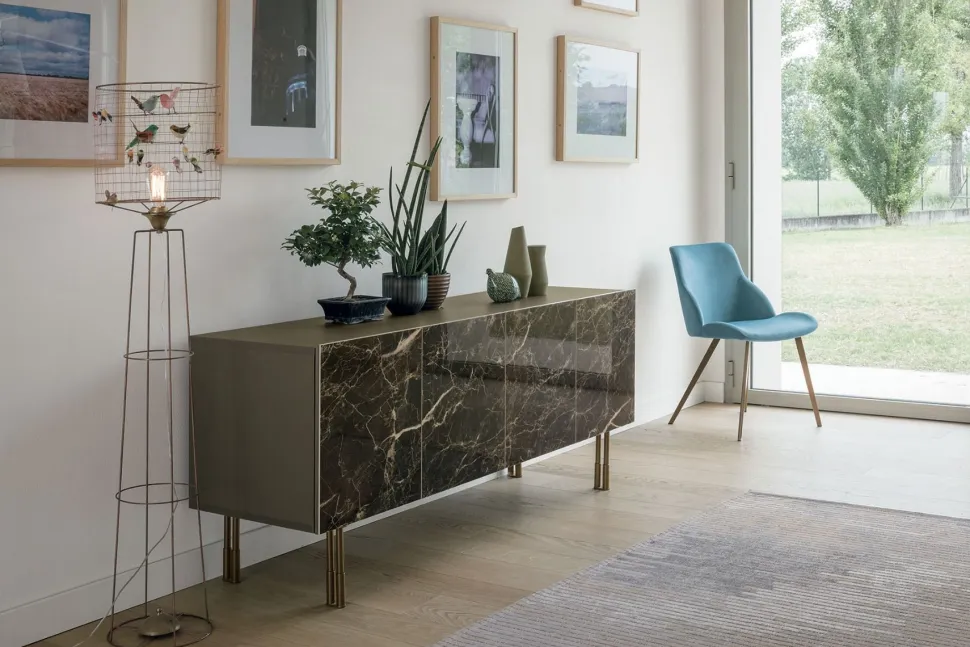 Madia 4 ante con piedini Artemide disponibile in vari colori